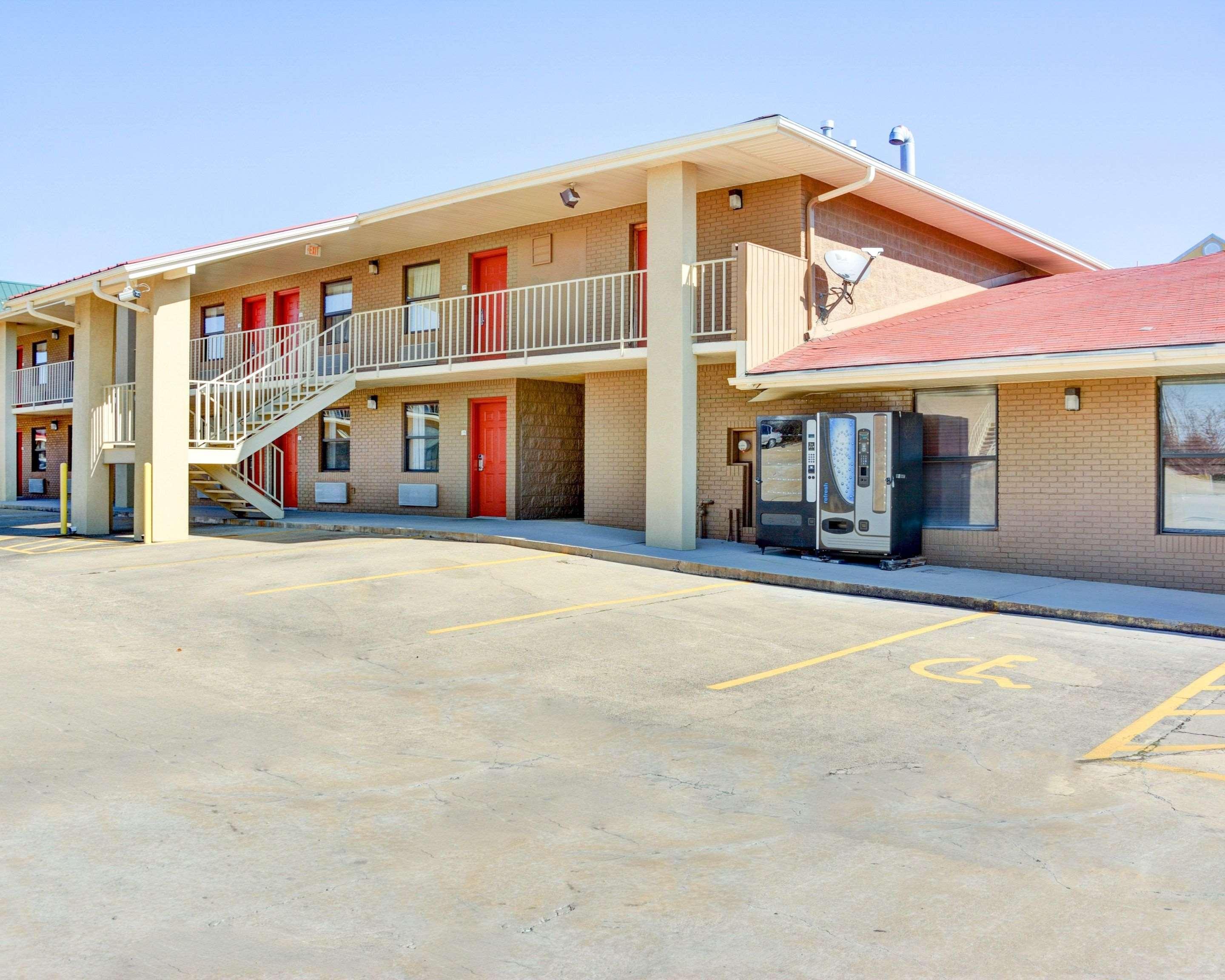 Quality Inn & Suites Hot Springs - Lake Hamilton Exterior photo